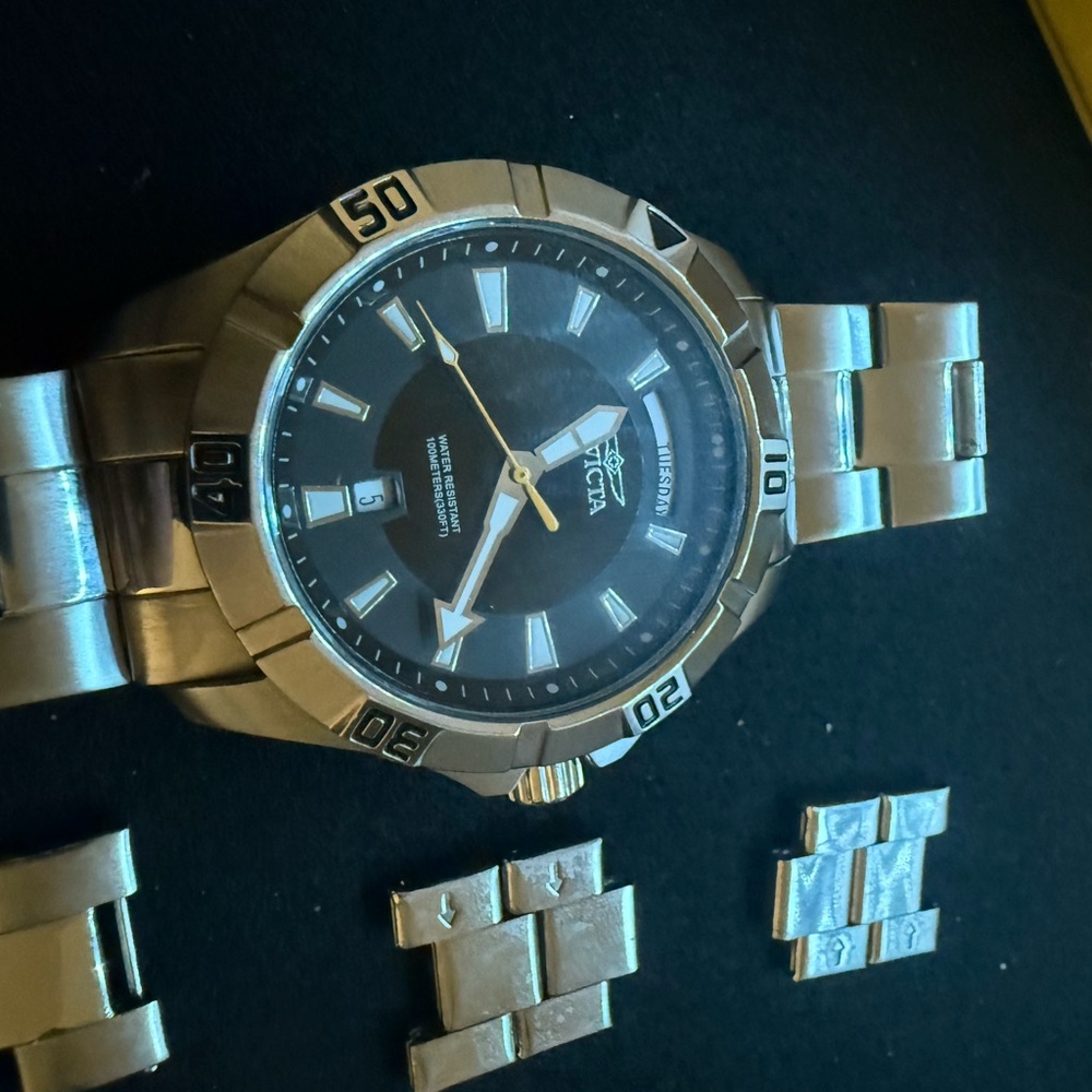 Invicta Silver and Blue Men's Watch - Picture 2 of 4